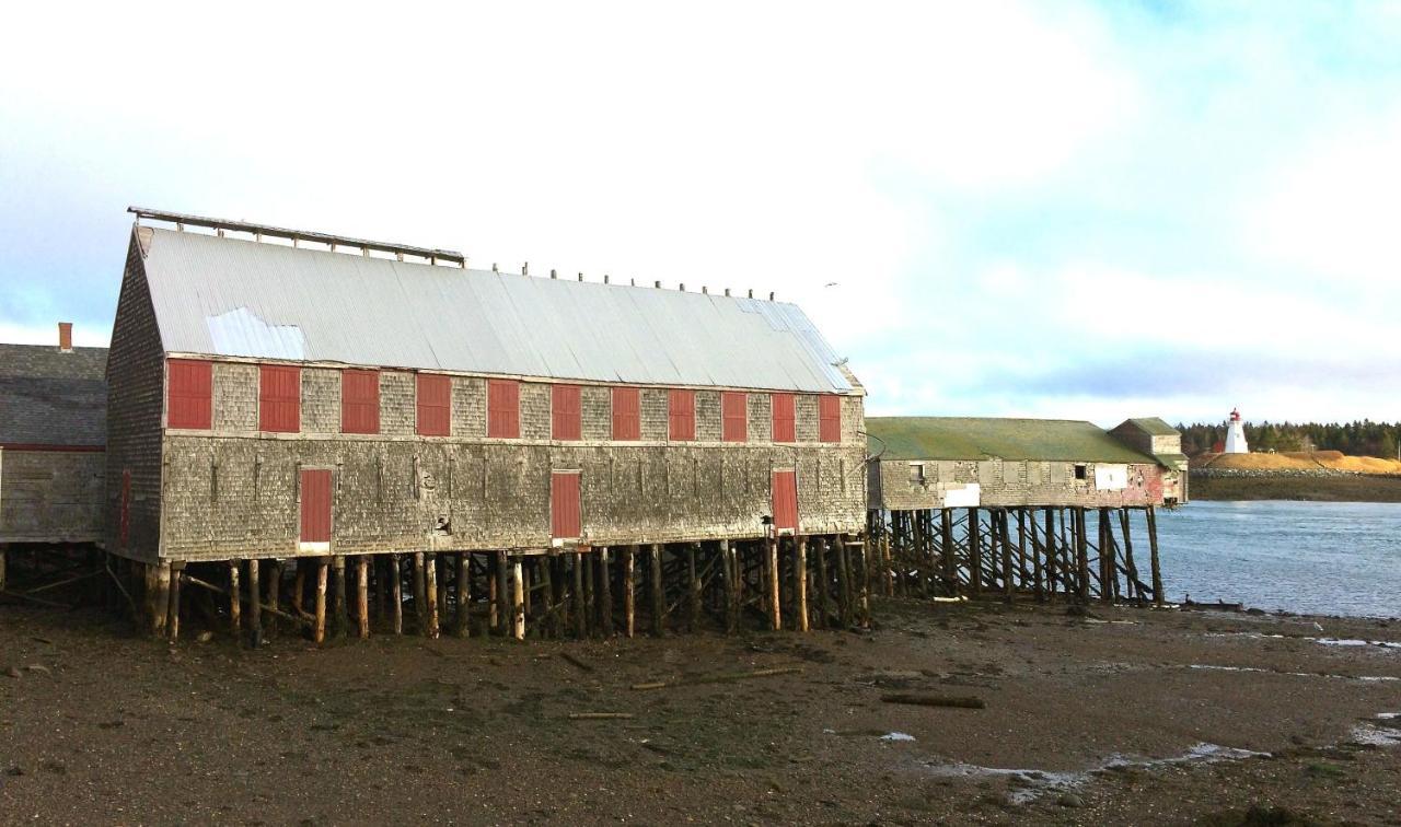 West Quoddy Station Llc Hotell Lubec Exteriör bild